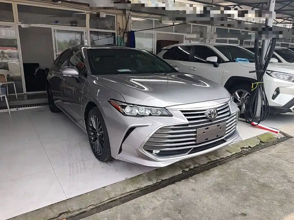 Toyota Avalon — фото 4