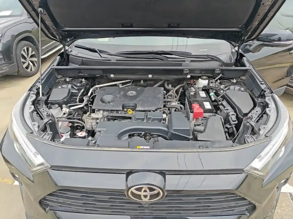 Toyota RAV4 — фото 20