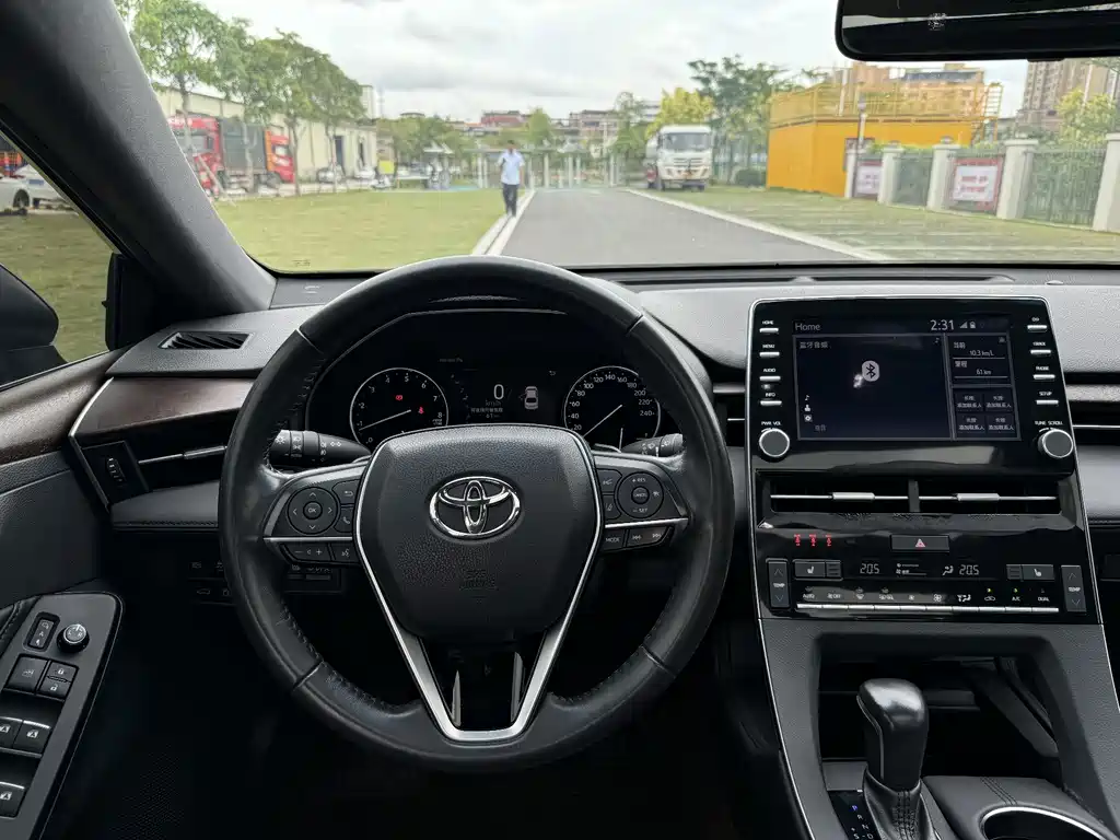 Toyota Avalon — фото 11