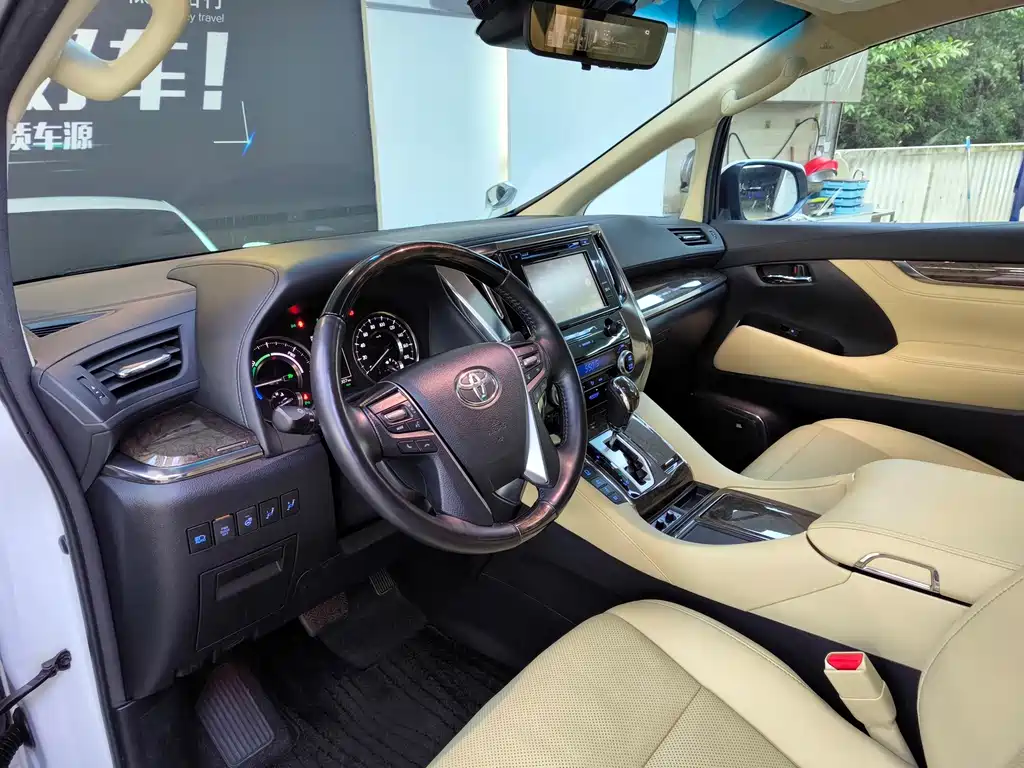 Toyota Vellfire — фото 13