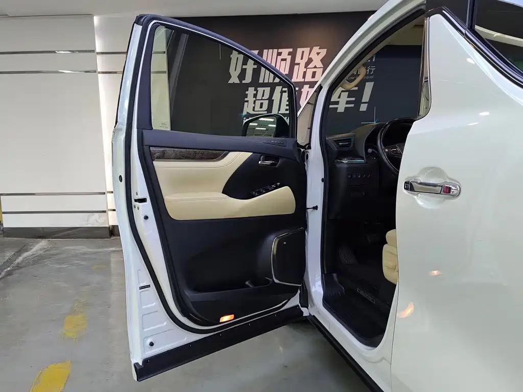 Toyota Vellfire — фото 19