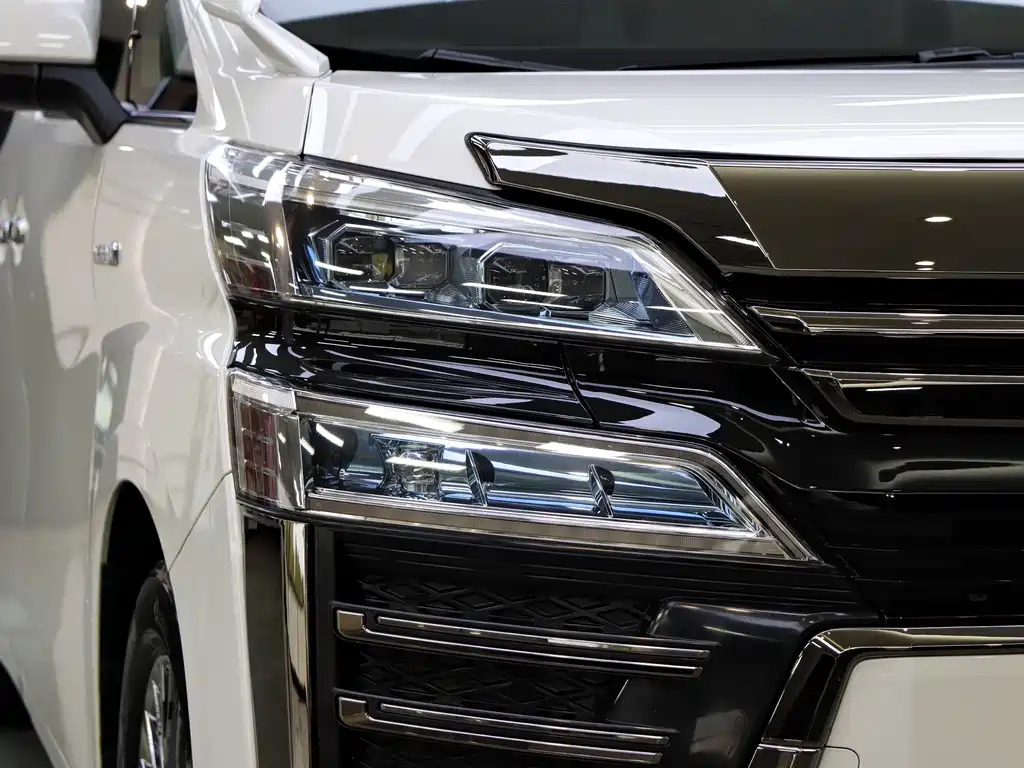 Toyota Vellfire — фото 31