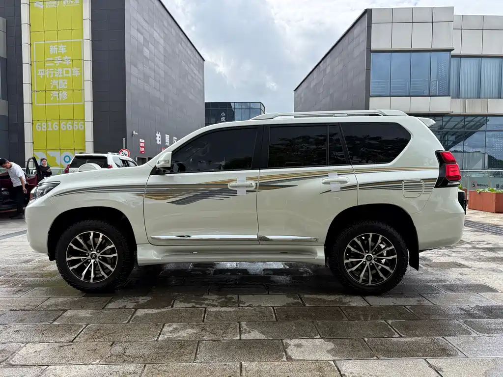 Toyota Prado (Import) — фото 3