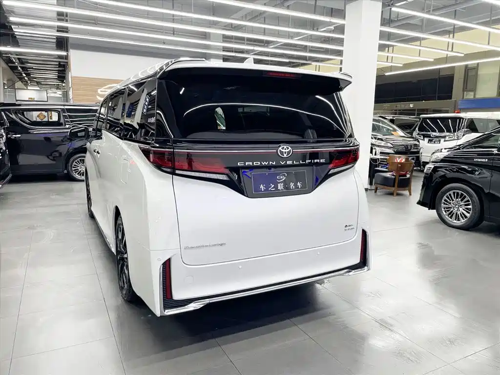 Toyota Vellfire — фото 4