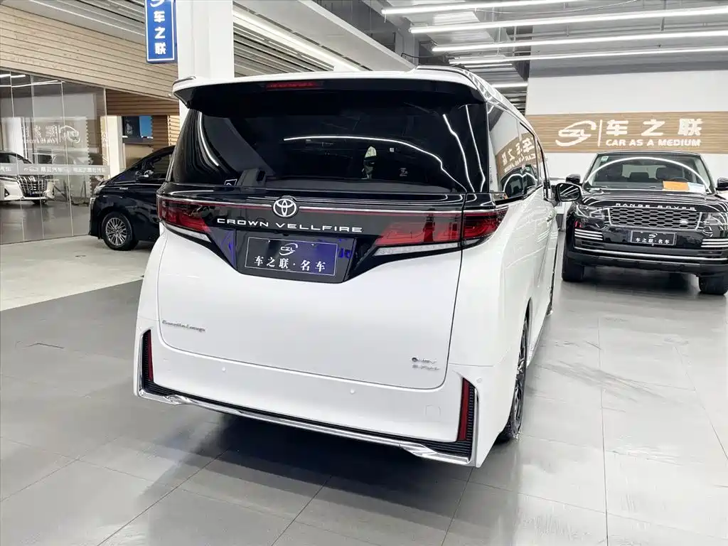 Toyota Vellfire — фото 6