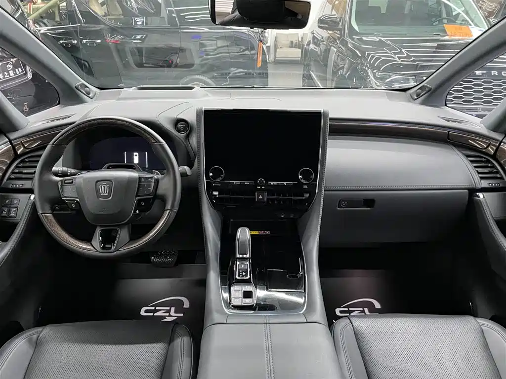 Toyota Vellfire — фото 7
