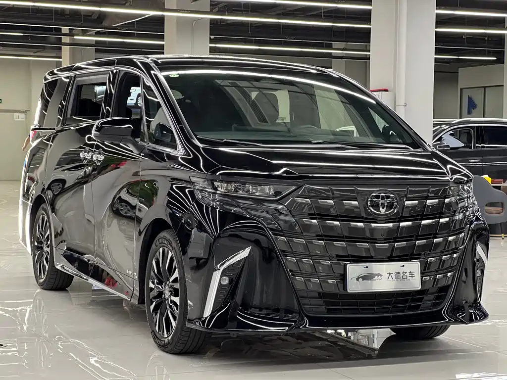 Toyota Alphard — фото 3