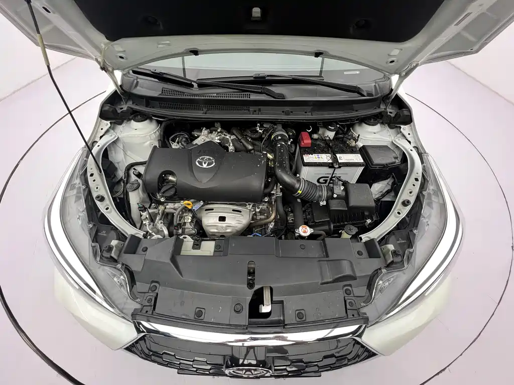 Toyota Yaris L — фото 17