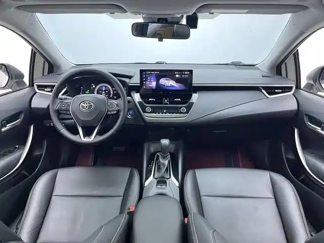 Toyota Corolla — фото 8