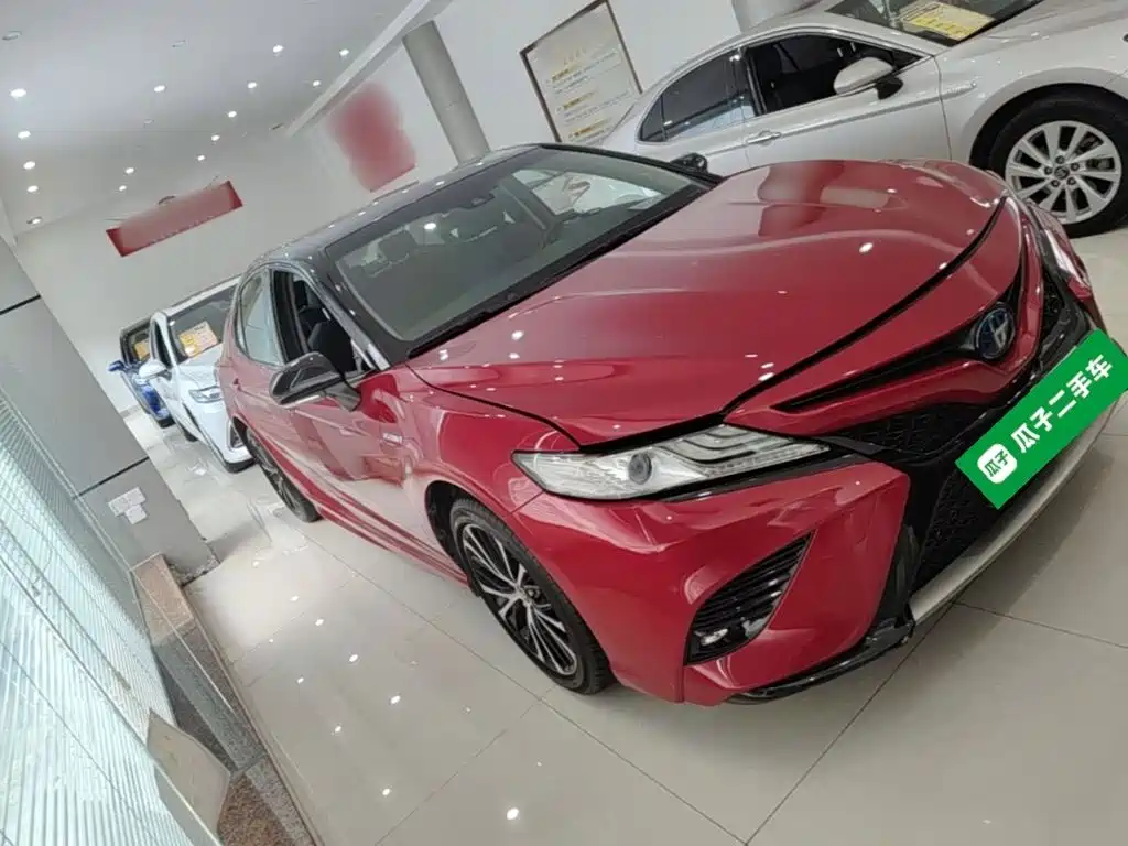 Toyota Camry — фото 4