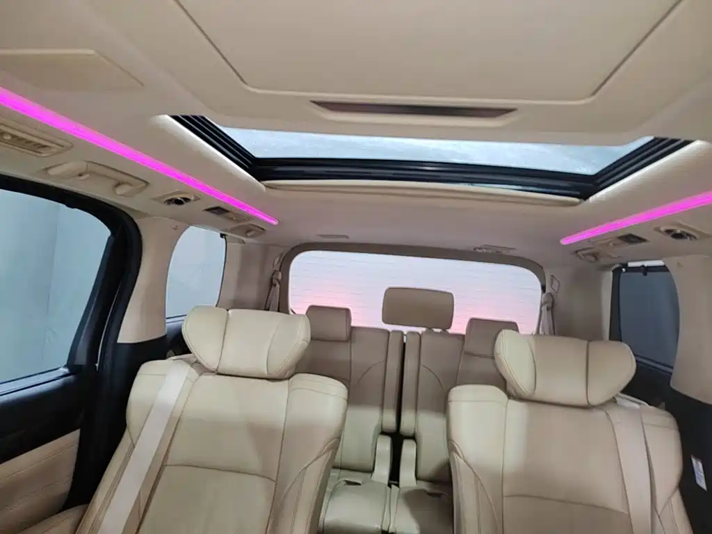 Toyota Alphard — фото 18