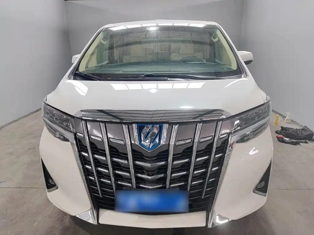 Toyota Alphard — фото 3