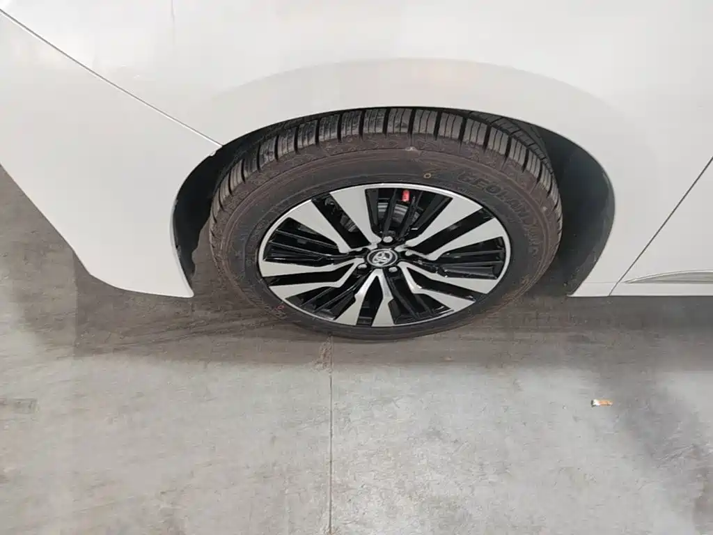 Toyota Alphard — фото 23