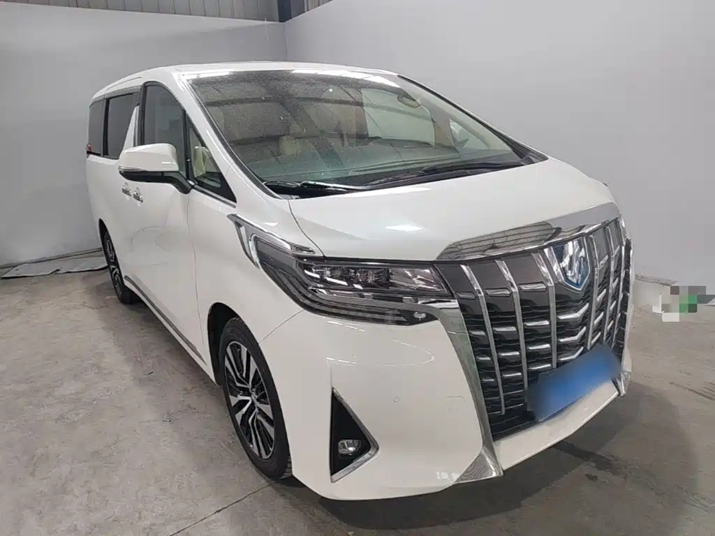 Toyota Alphard — фото 4
