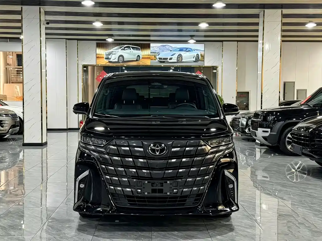 Toyota Alphard — фото 2
