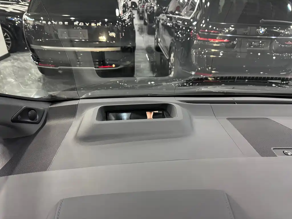 Toyota Alphard — фото 13