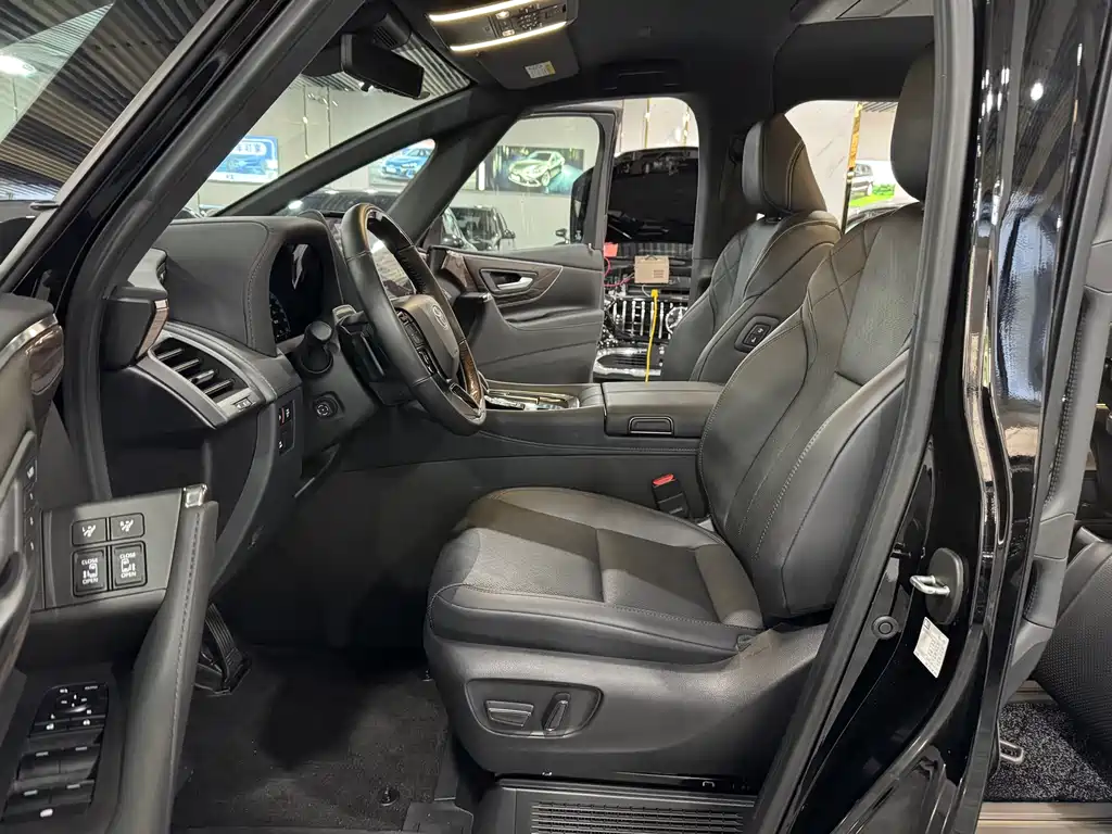 Toyota Alphard — фото 4