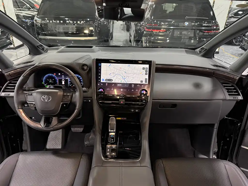 Toyota Alphard — фото 7