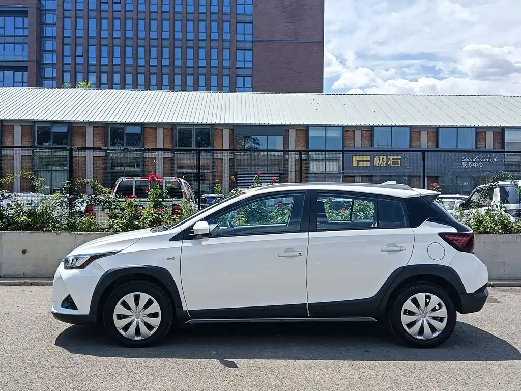 Toyota Yaris L — фото 6