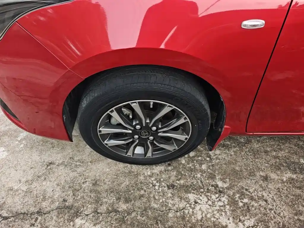 Toyota Yaris L — фото 23