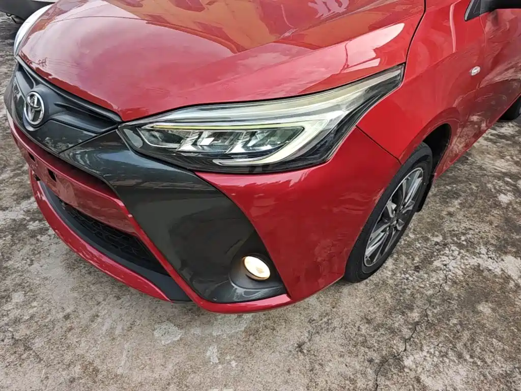 Toyota Yaris L — фото 24