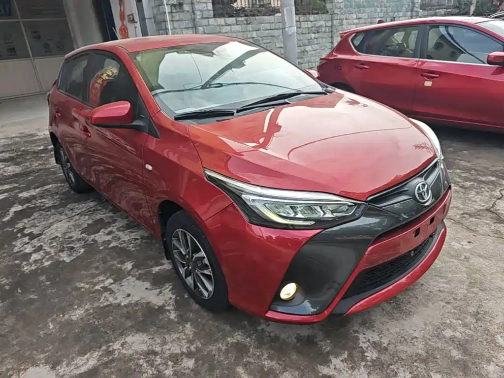 Toyota Yaris L — фото 4