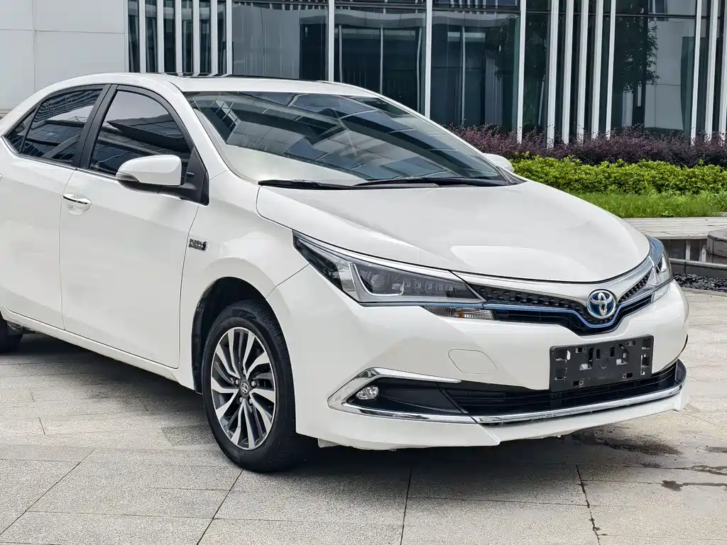 Toyota Corolla Hybrid — фото 3