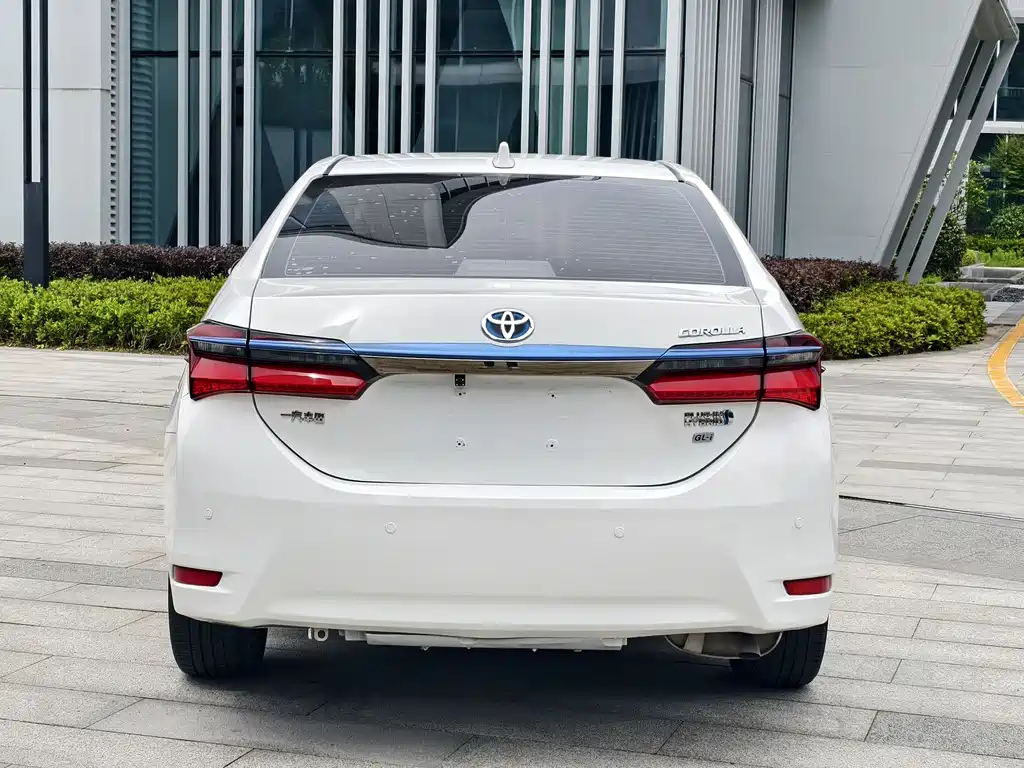Toyota Corolla Hybrid — фото 6