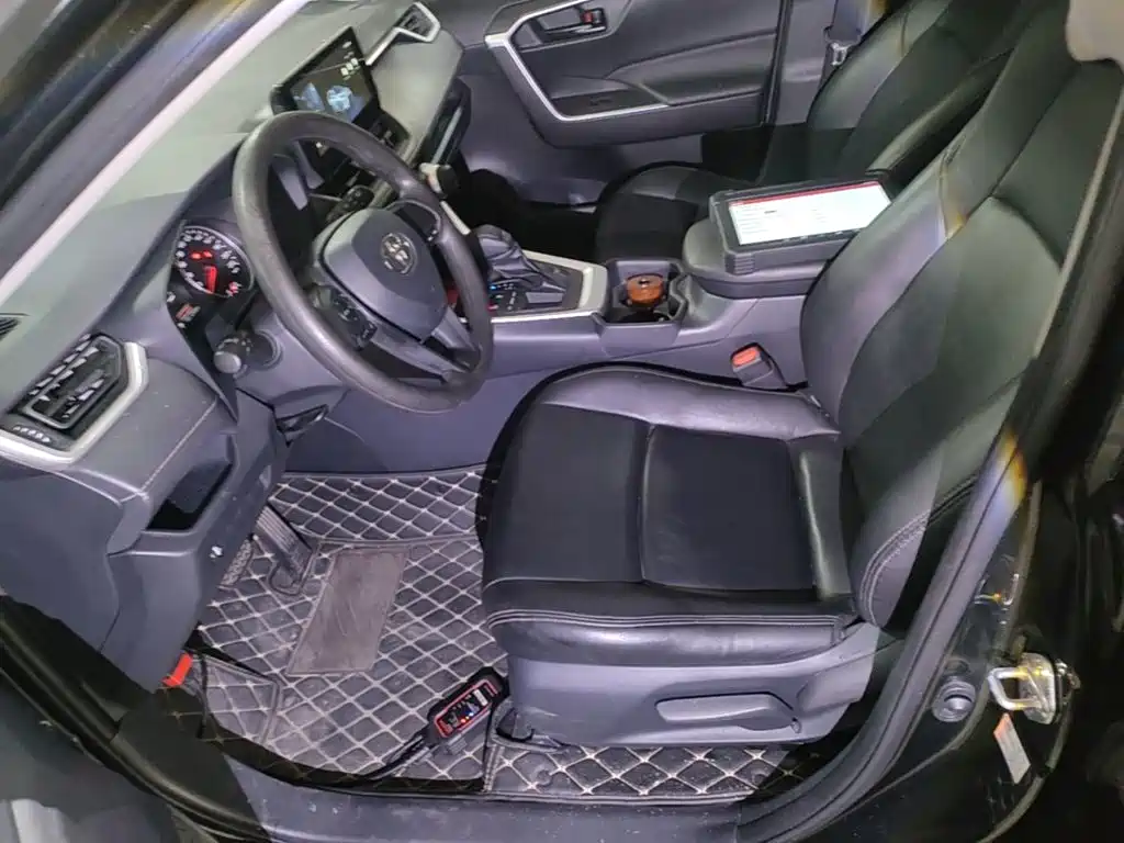 Toyota Wildlander — фото 15