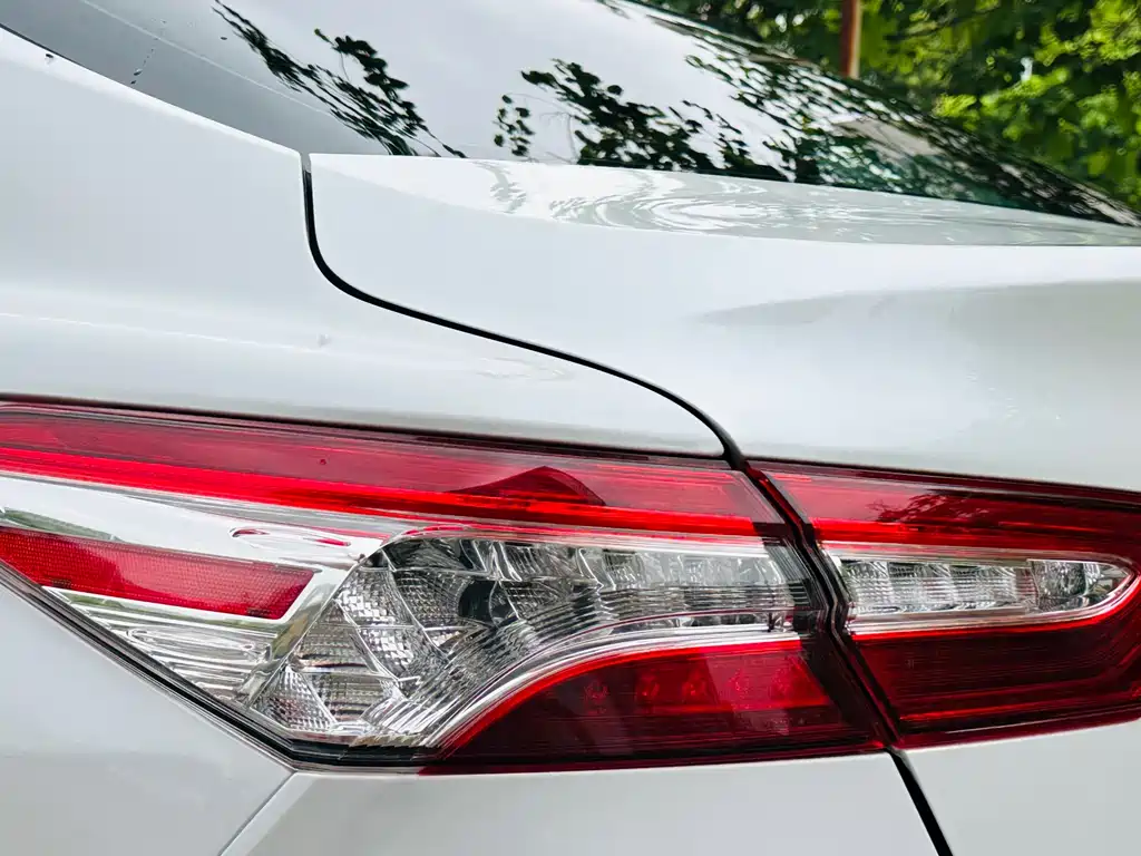 Toyota Camry — фото 11