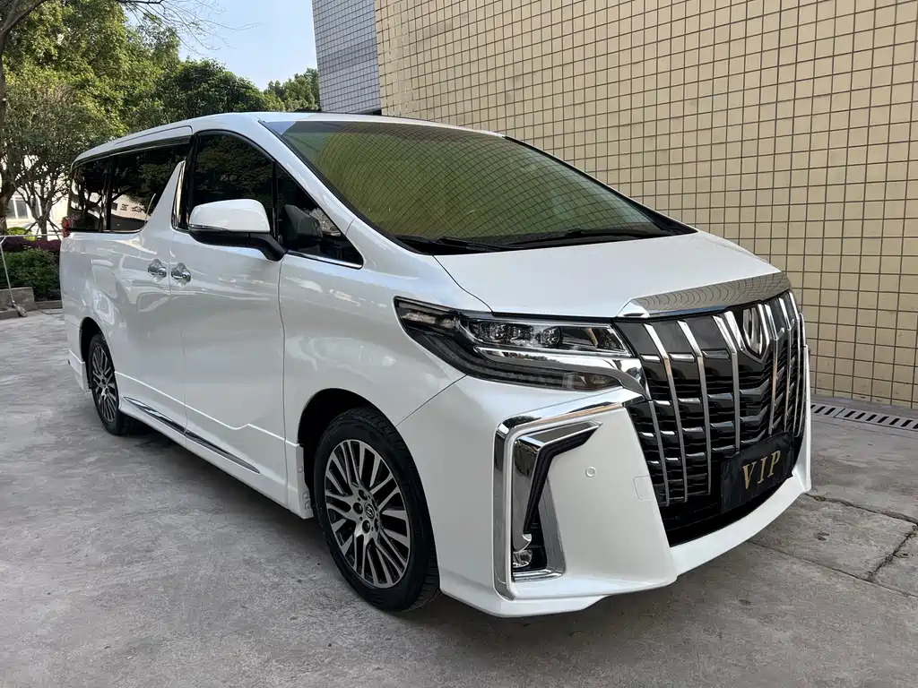 Toyota Alphard — фото 3