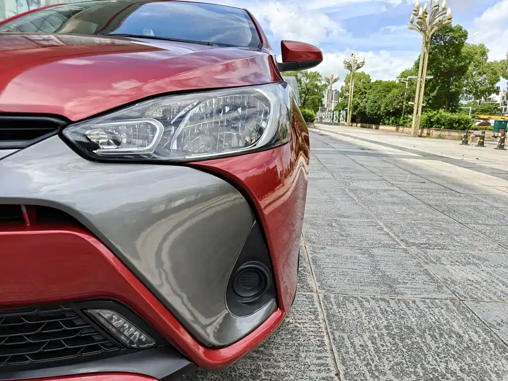 Toyota Yaris L — фото 9
