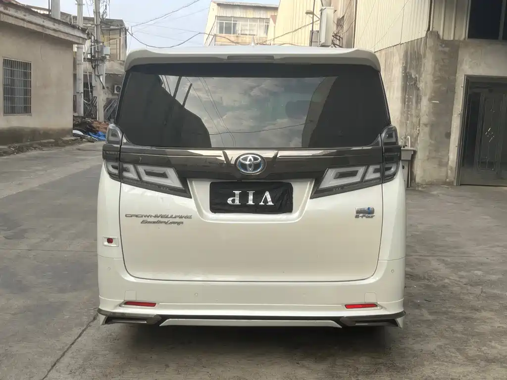 Toyota Vellfire — фото 5