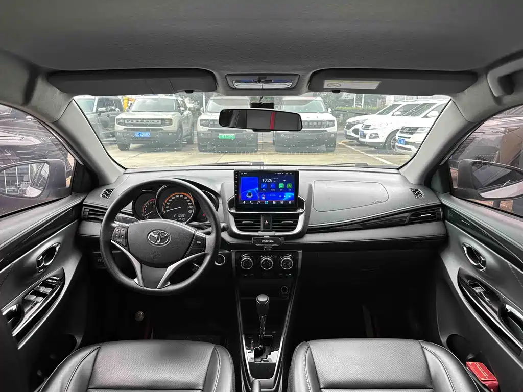 Toyota Yaris L — фото 5