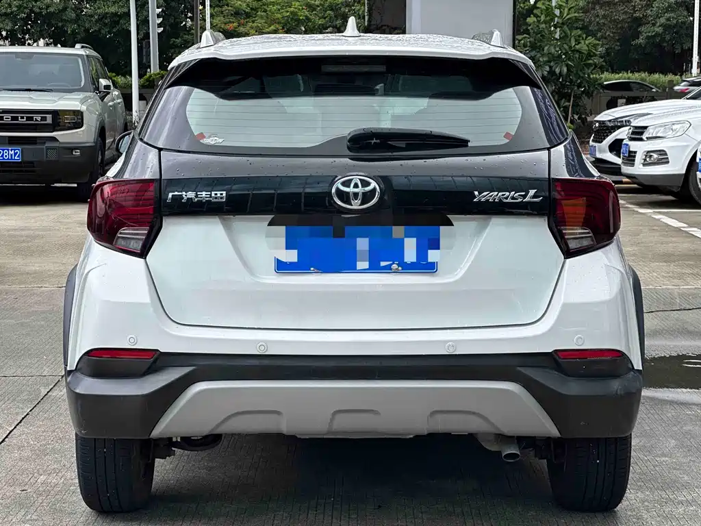 Toyota Yaris L — фото 6