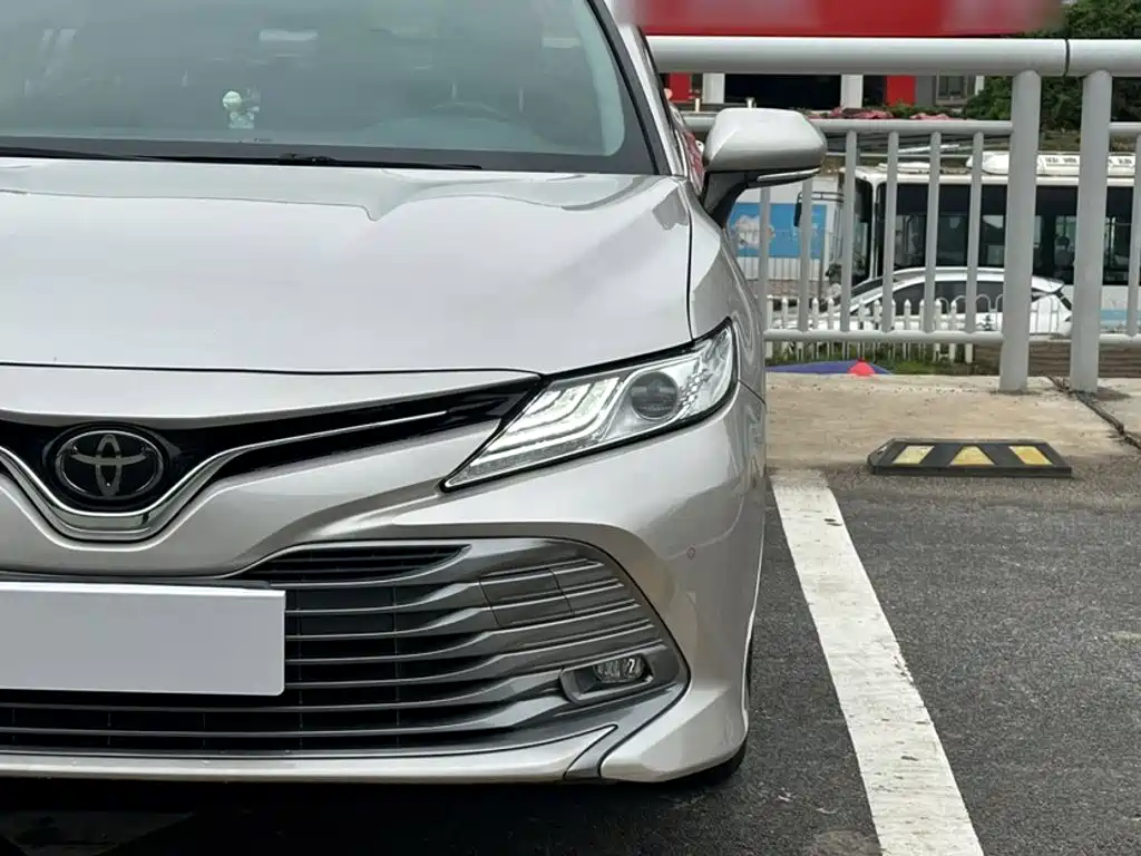Toyota Camry — фото 21
