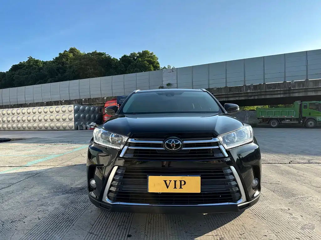 Toyota Highlander — фото 2