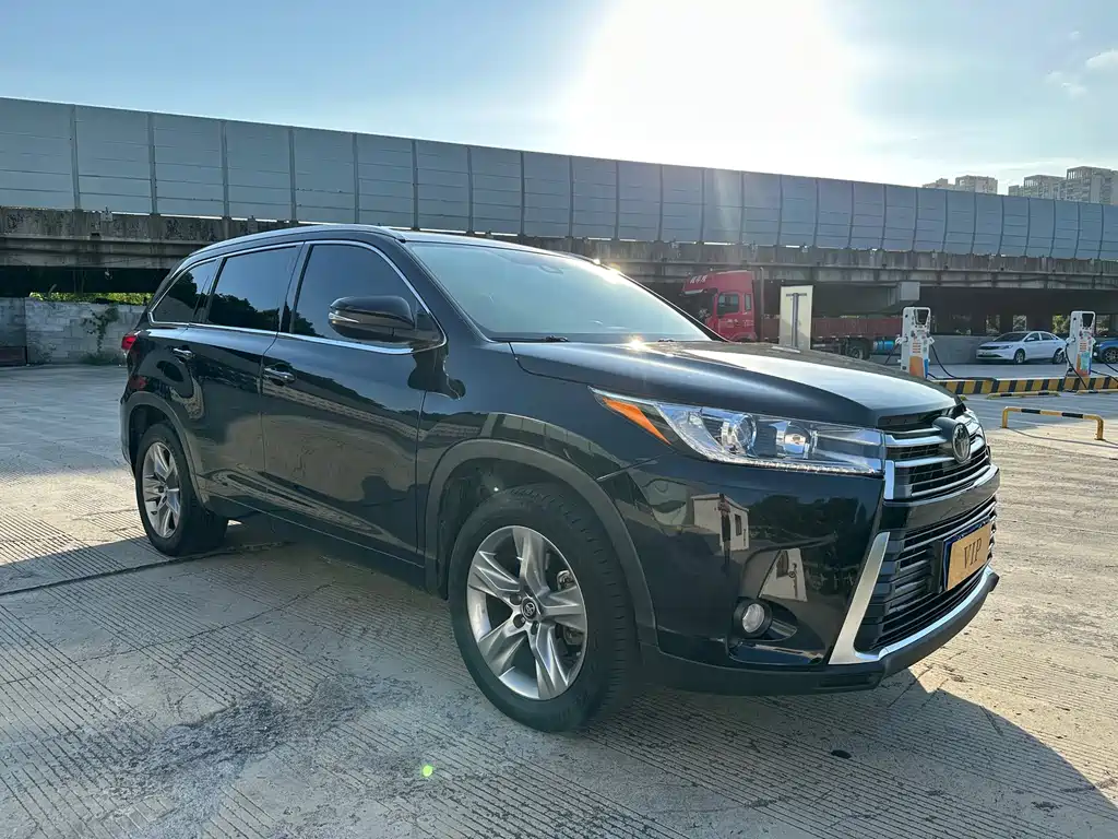 Toyota Highlander — фото 3