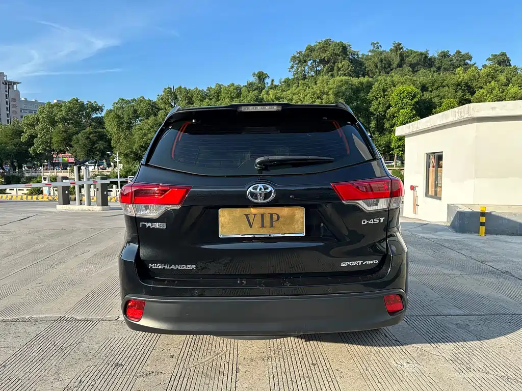 Toyota Highlander — фото 8