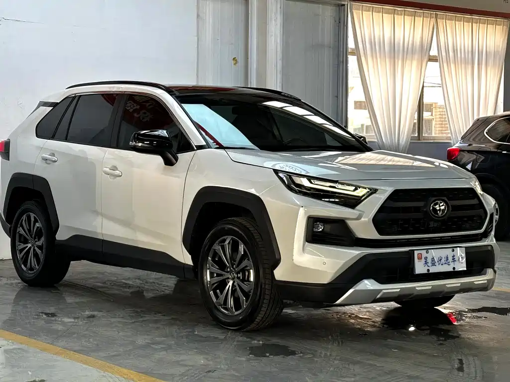 Toyota RAV4 — фото 3