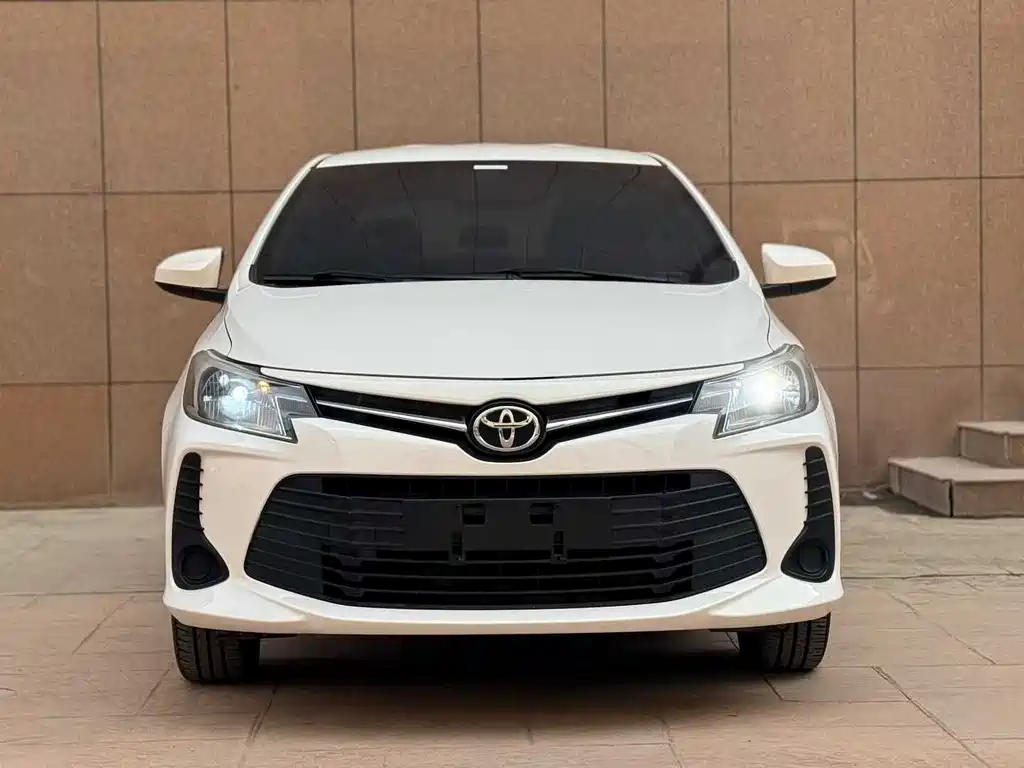 Toyota Vios — фото 2