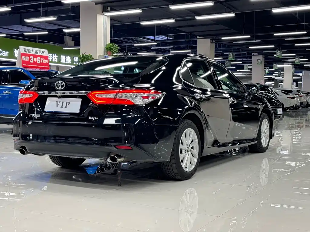 Toyota Camry — фото 7