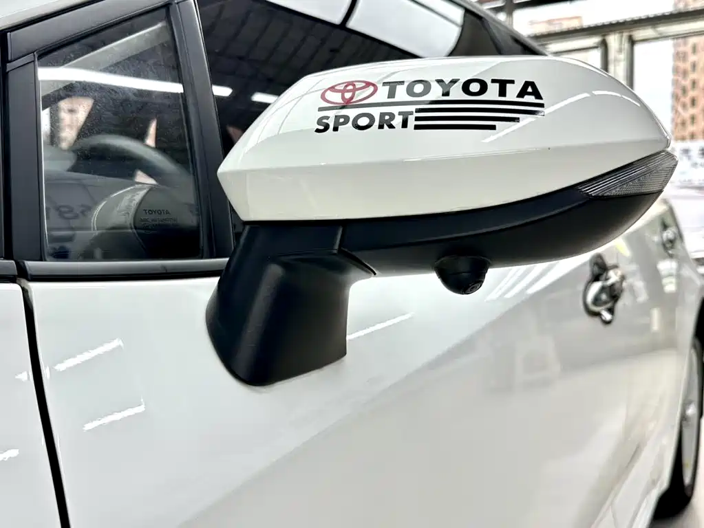 Toyota Corolla — фото 8