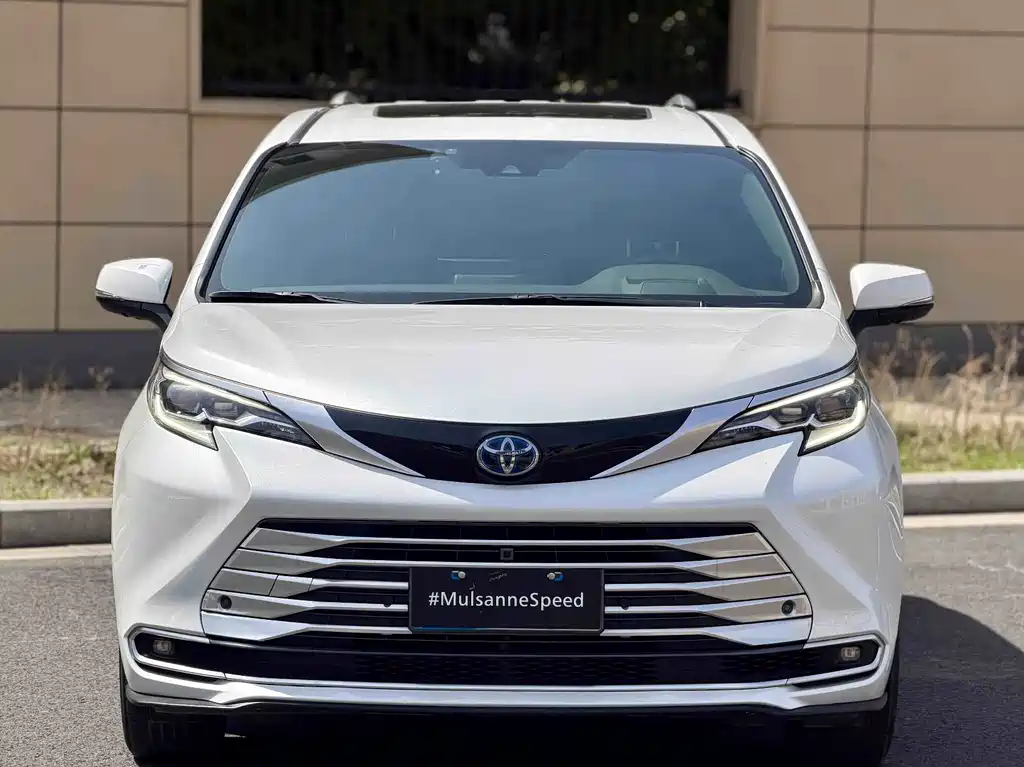 Toyota Sienna — фото 2