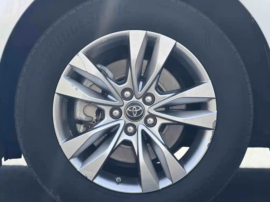 Toyota Sienna — фото 15