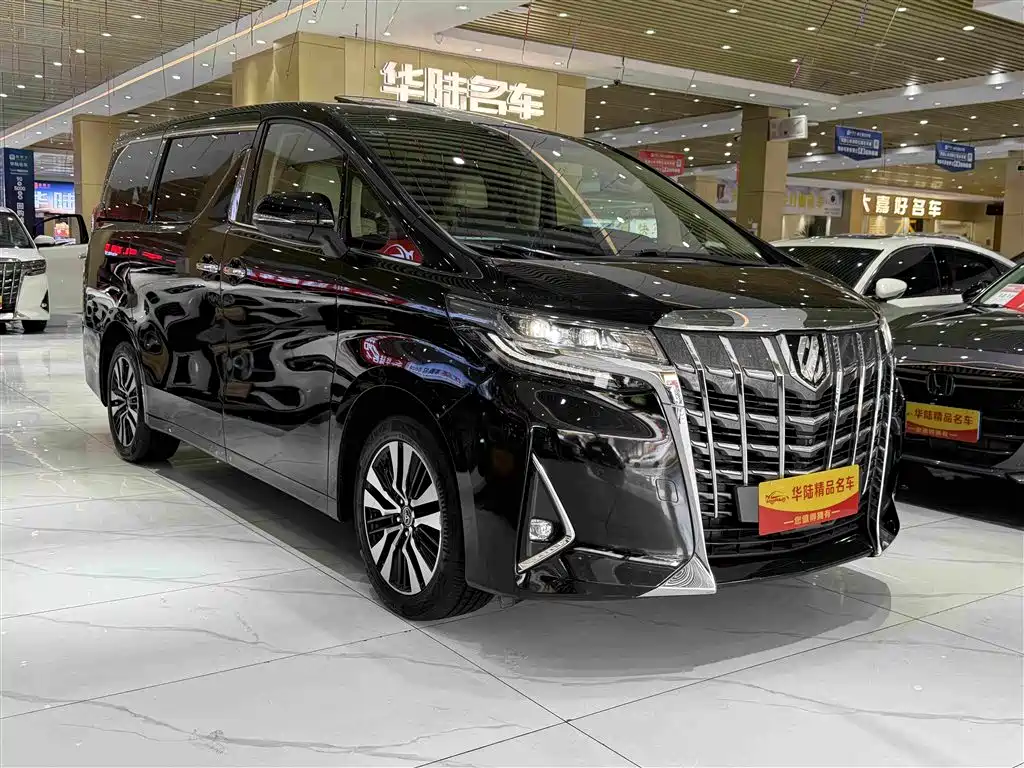 Toyota Alphard — фото 3