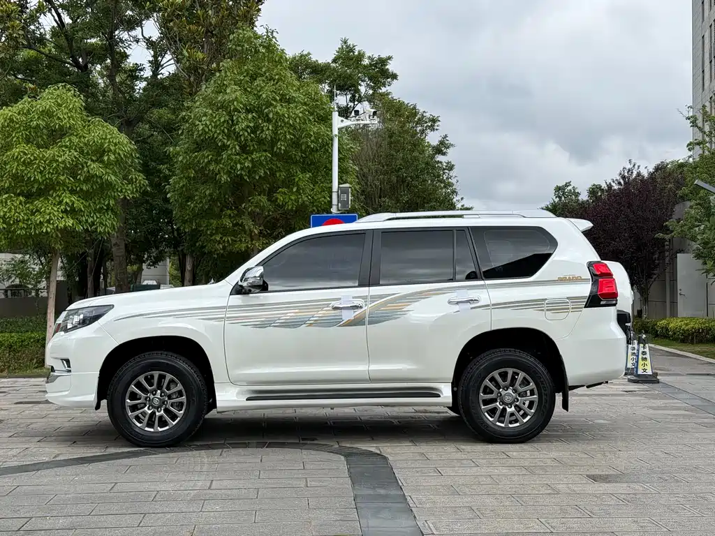 Toyota Prado (Import) — фото 3