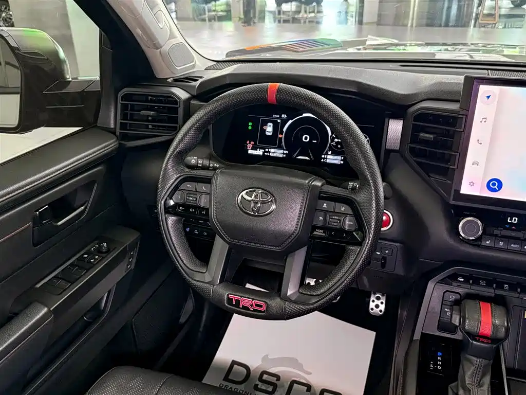 Toyota Sequoia — фото 9