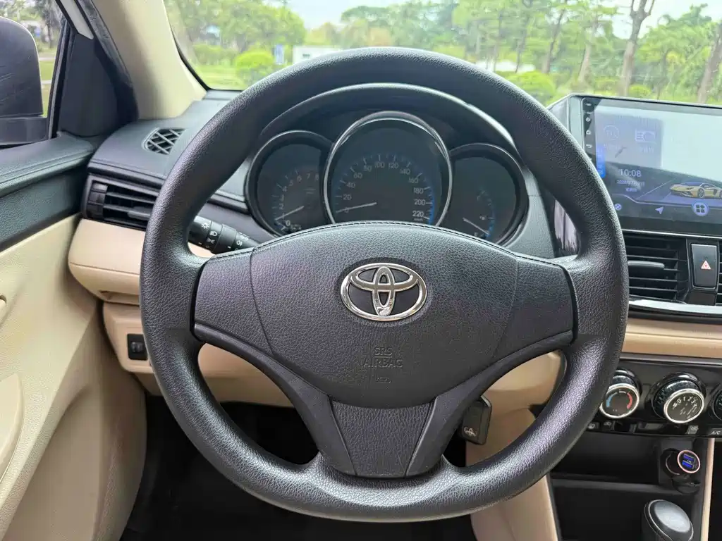 Toyota Vios — фото 13