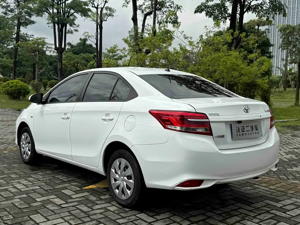 Toyota Vios — фото 23